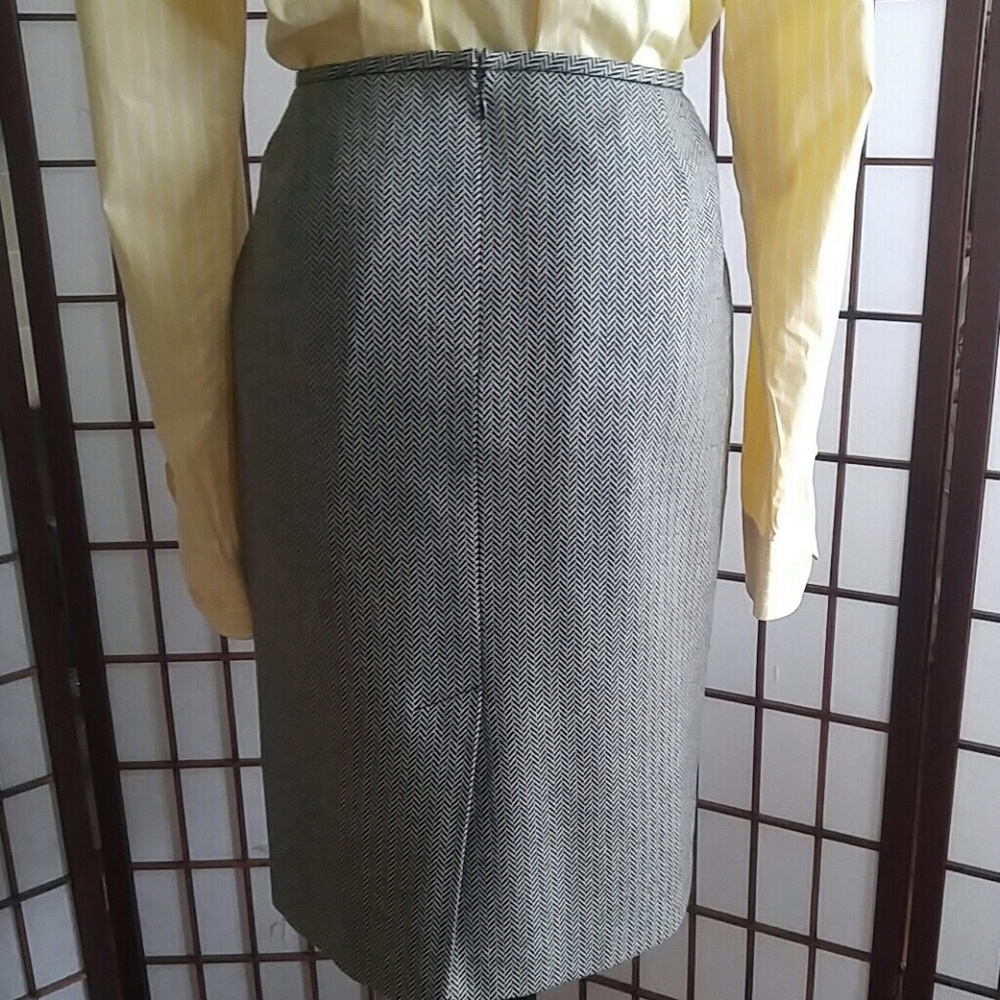 Skirt - Picture 3 of 8